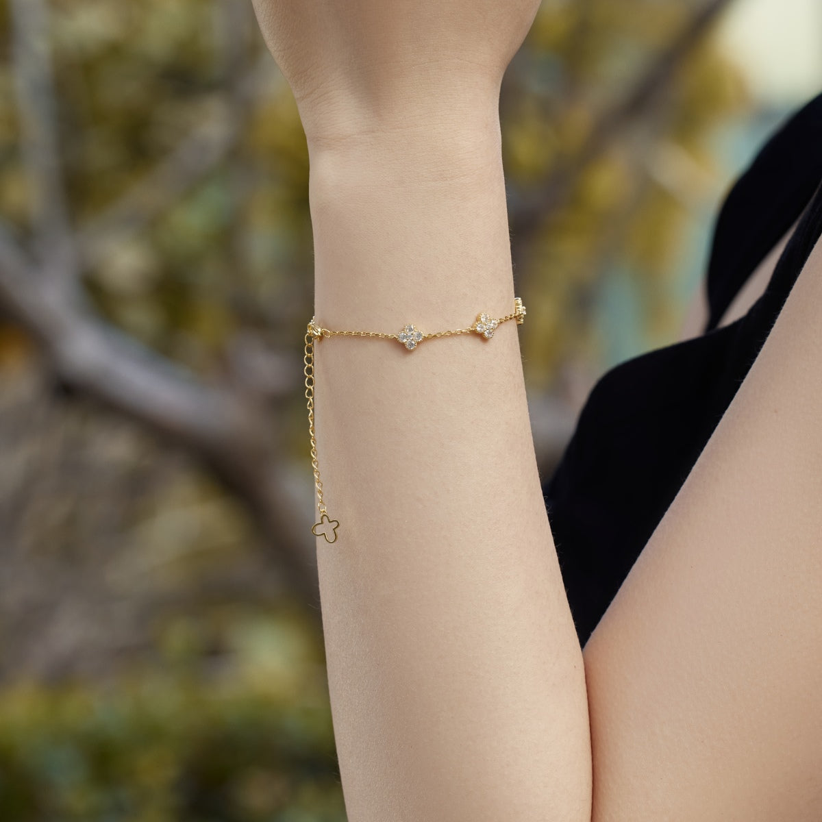 [baslovejewels]Four-Leaf Clover Hollow Butterfly Bracelet