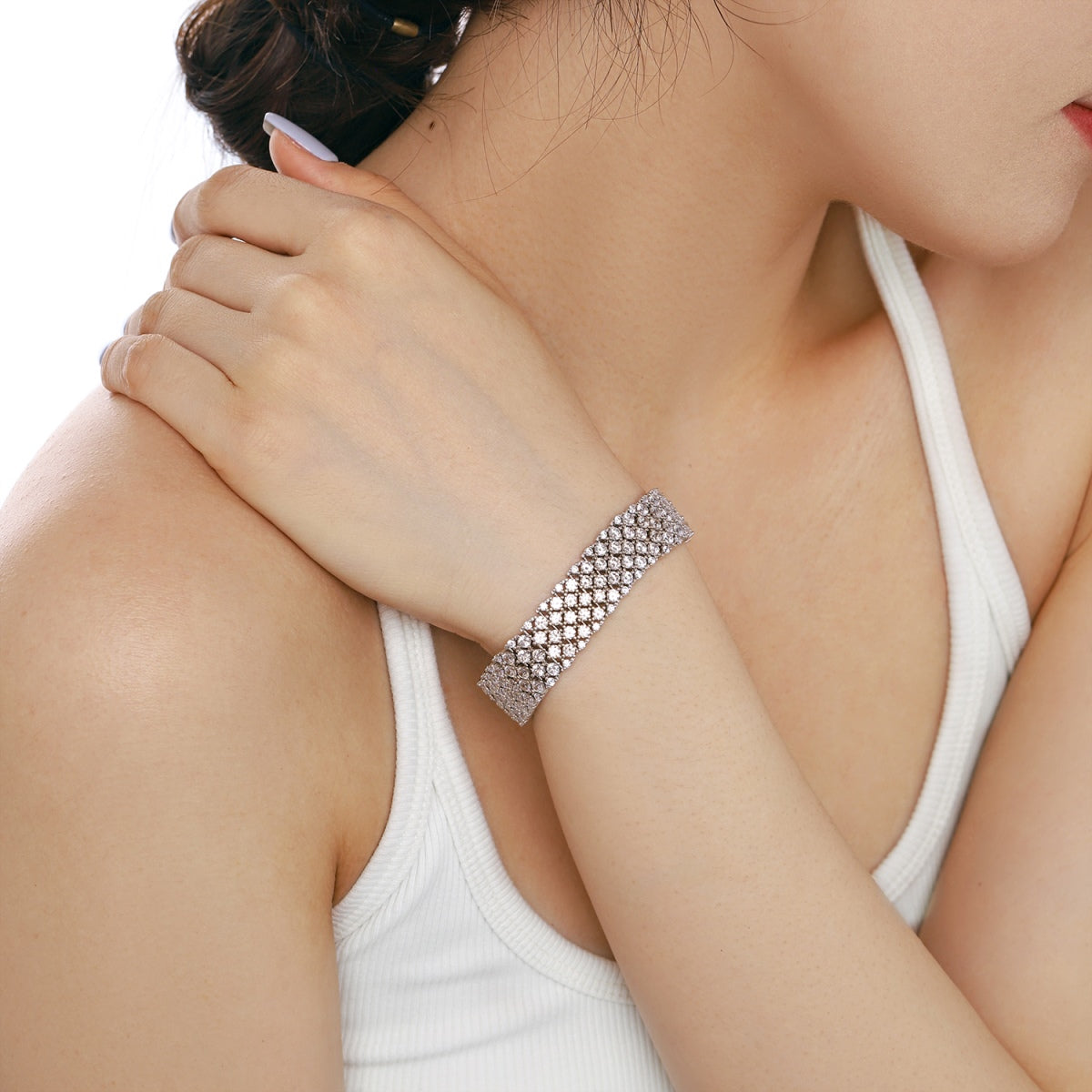 [baslovejewels]Ornate Elegant Round Cut Party Bracelet