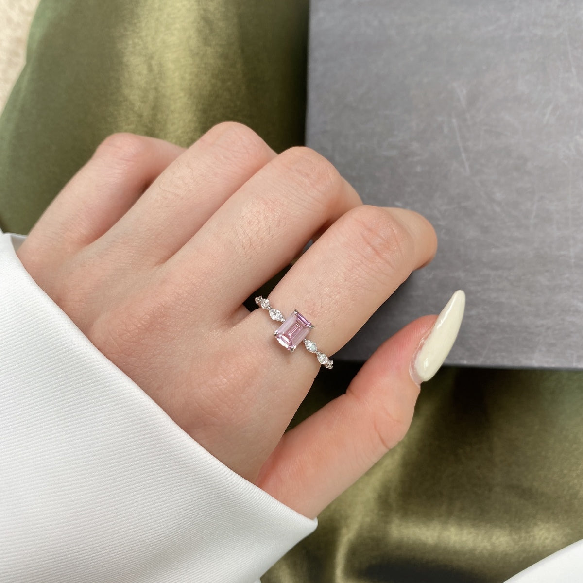 [baslovejewels]1.0 Carat Dainty Resplendent Radiant Cut Daily Ring