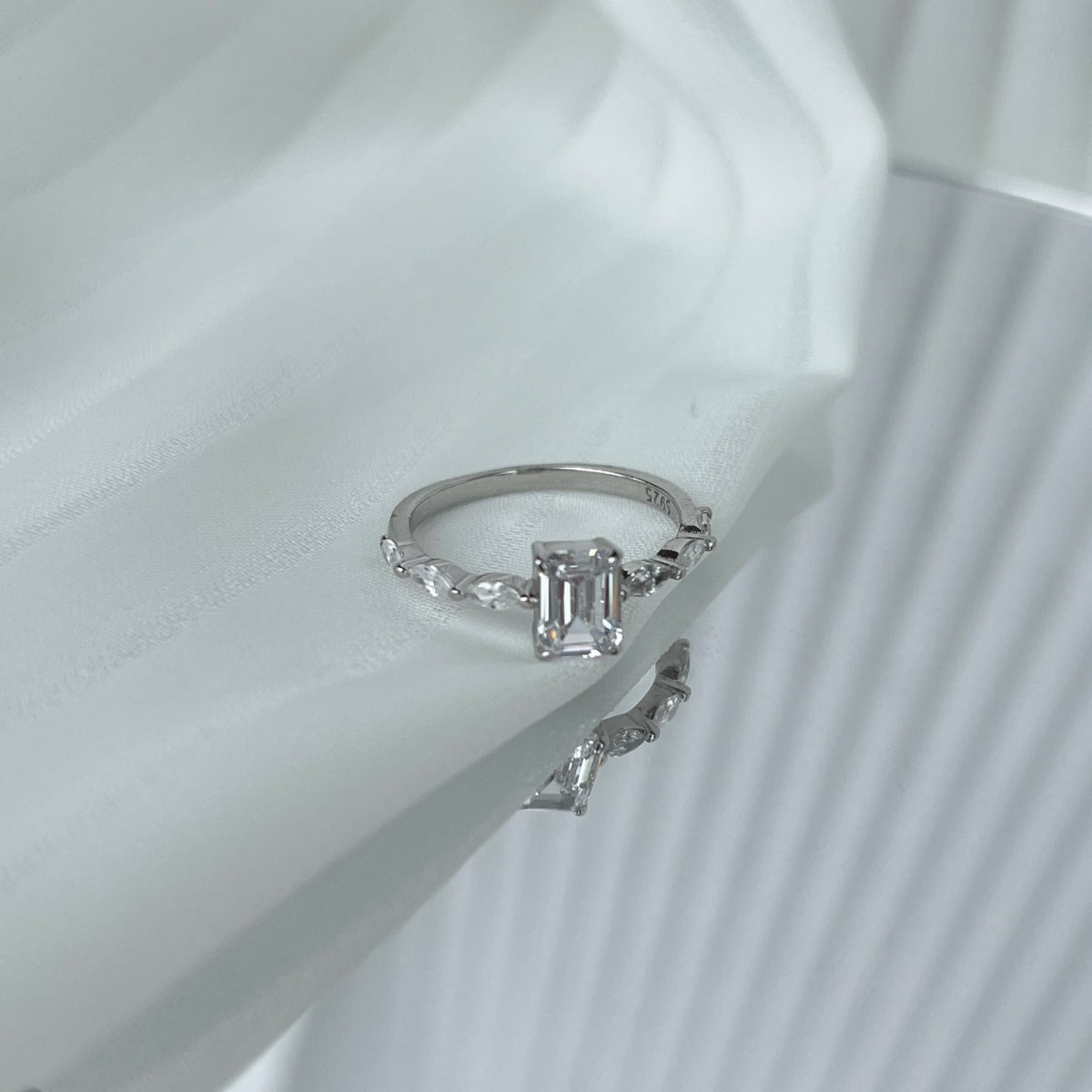[baslovejewels]1.0 Carat Dainty Resplendent Radiant Cut Daily Ring