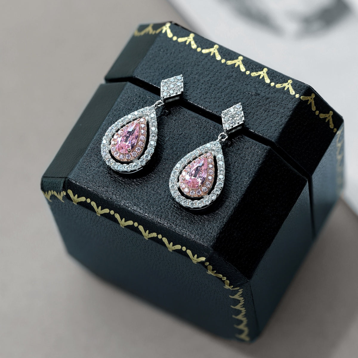 [baslovejewels]Ornate Delicate Water Drop Shape Banquet Earrings