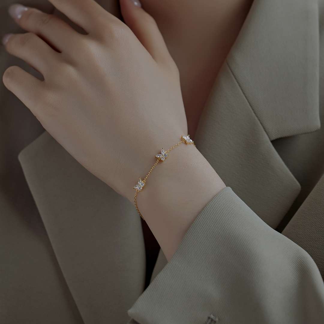 [baslovejewels]Radiant Butterfly Shape Necklace