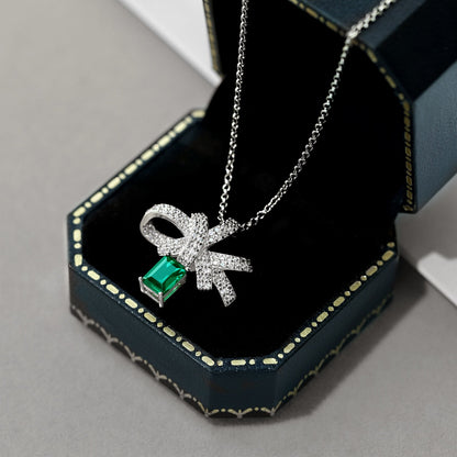 [baslovejewels]Luxurious Flower Shape Emerald Cut Necklace