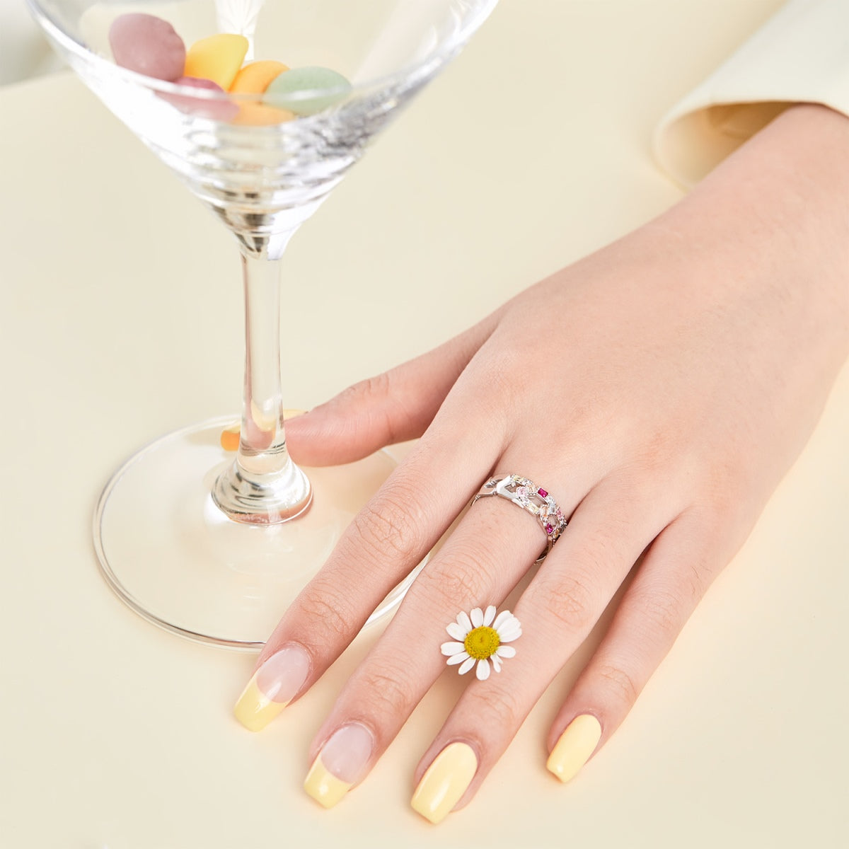 [baslovejewels]Sparkling Vibrant Emerald Cut Daily Ring