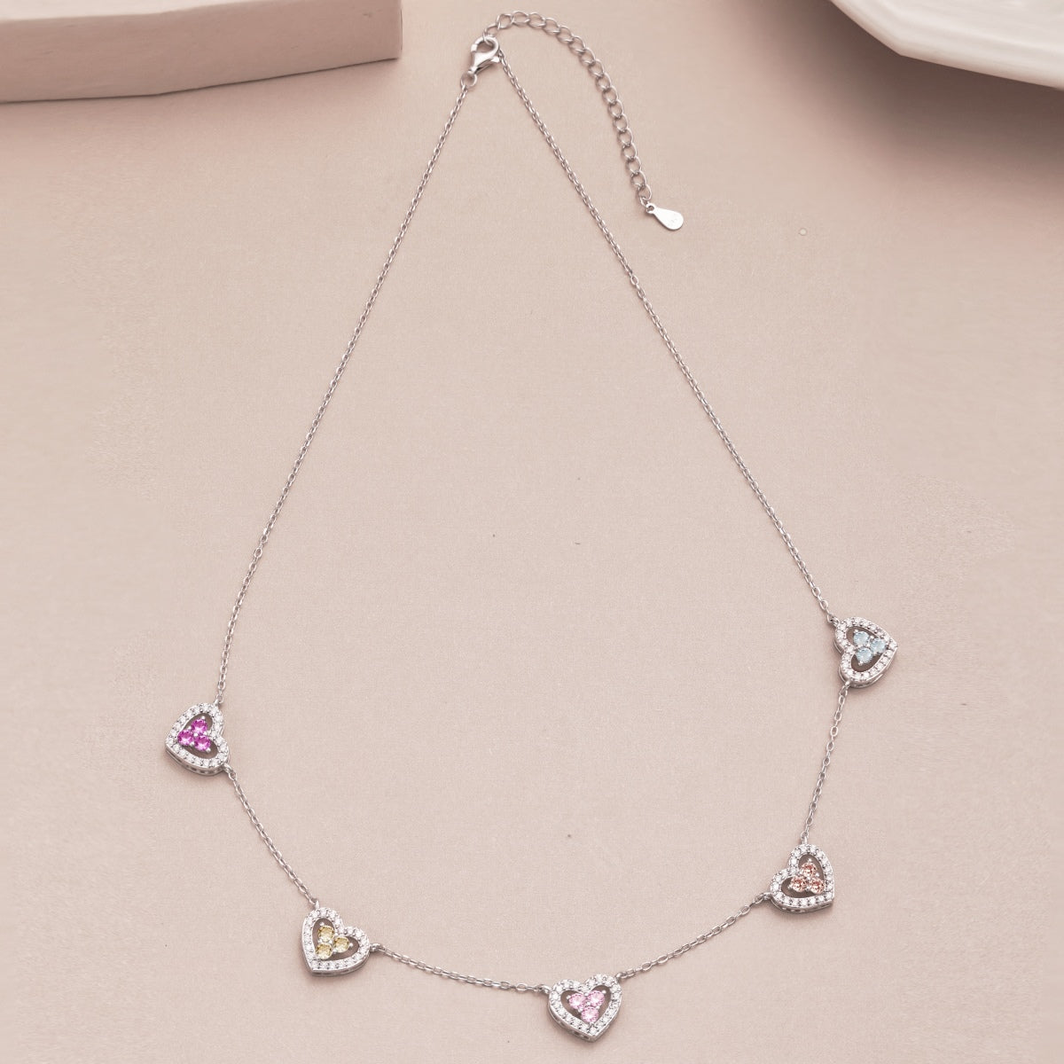 [baslovejewels]Sparkling Five Heart Necklace