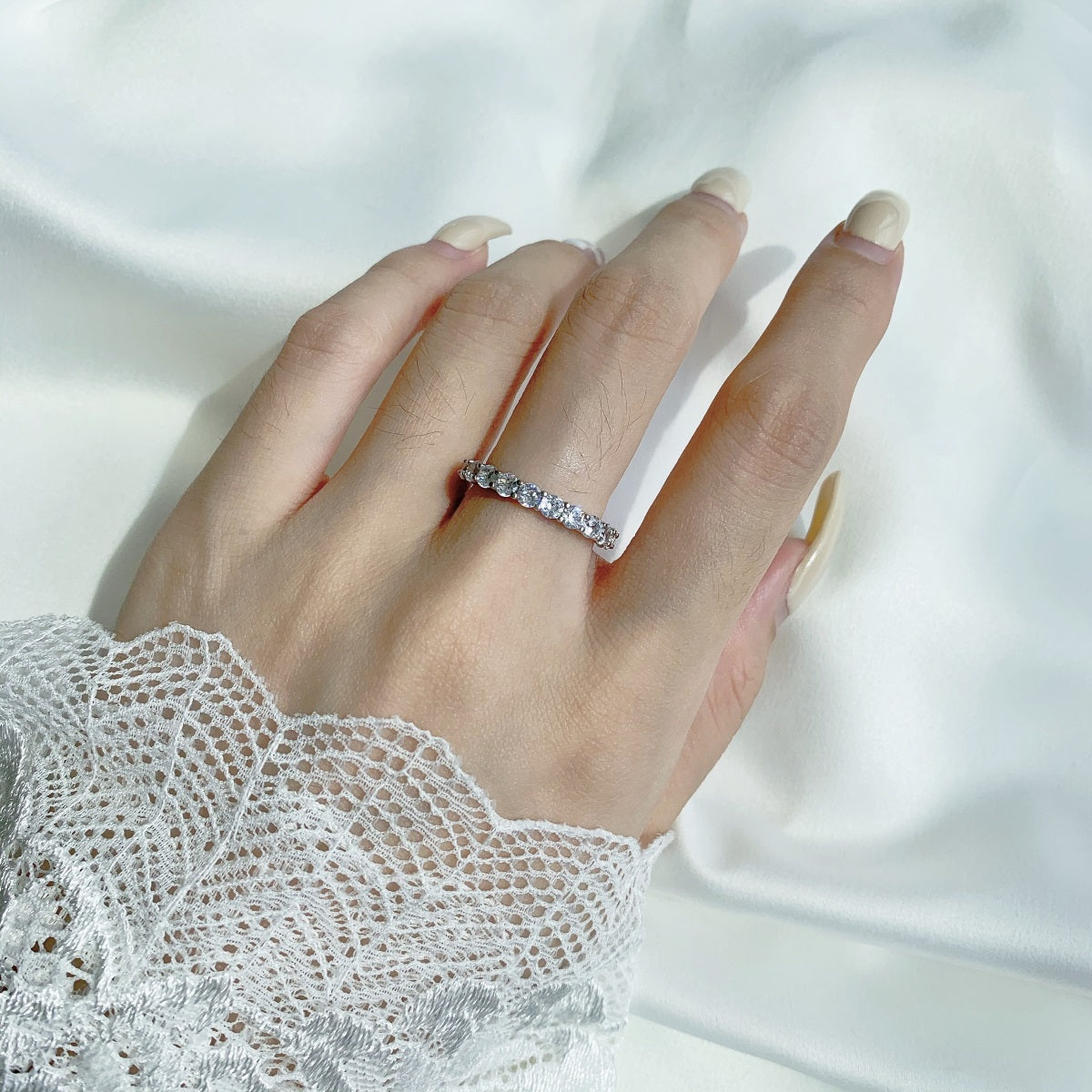 [baslovejewels]Sparkling Round Cut Tennis Ring